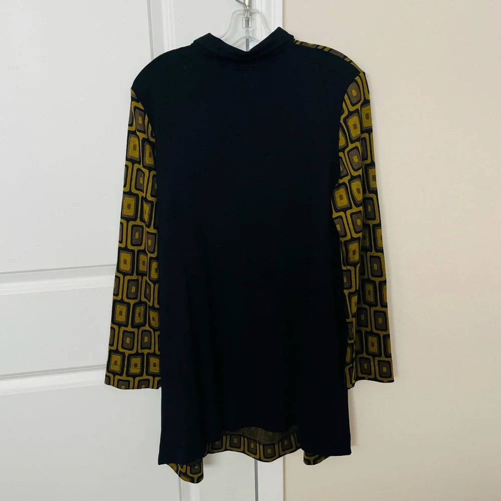 Alembika Dynamite Days Button Down Tunic